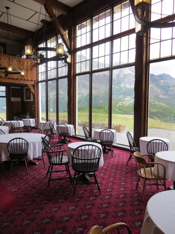 Prince Of Wales Hotel Waterton Park Exterior photo
