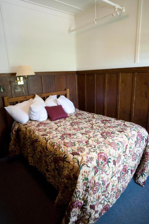 Prince Of Wales Hotel Waterton Park Room photo